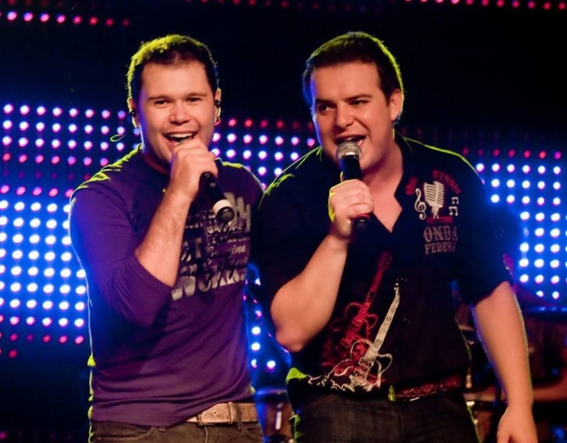 A dupla Marcos & Belutti fará show em drive-in