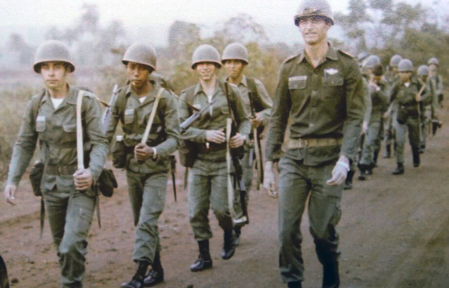 Bolsonaro no 9° GAC em Nioaque no ano de 1980