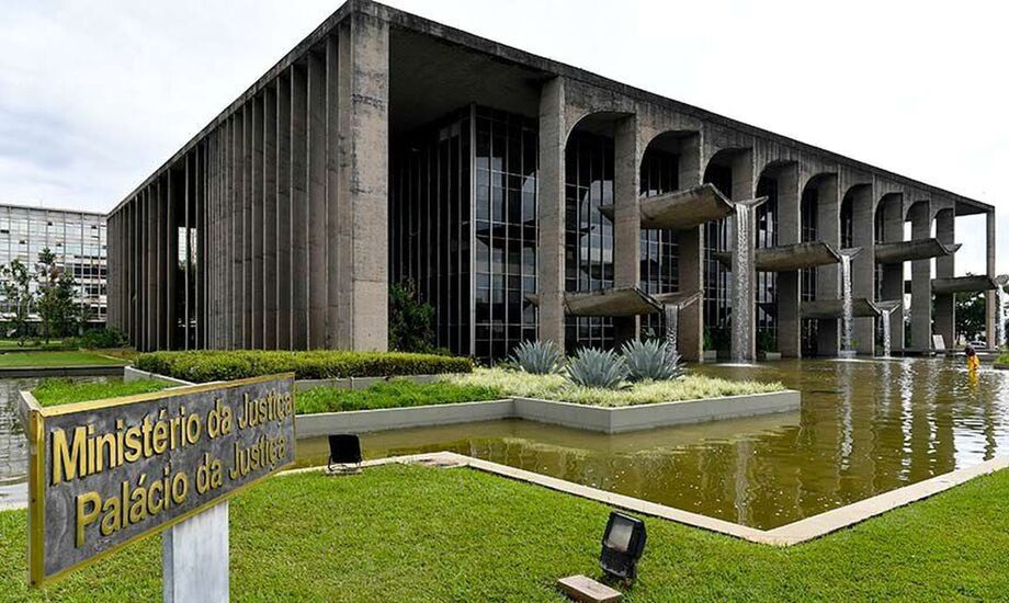 O curso é gratuito e oferecido pelo Ministério da Justiça e da Segurança Pública e executado pela Universidade Federal de Santa Catarina (UFSC).