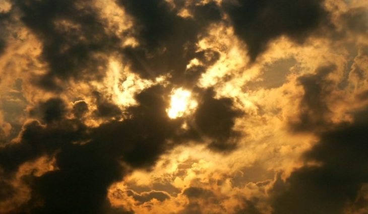Para esta quarta-feira (19) a previsão é de céu nublado a parcialmente nublado em todas as regiões
