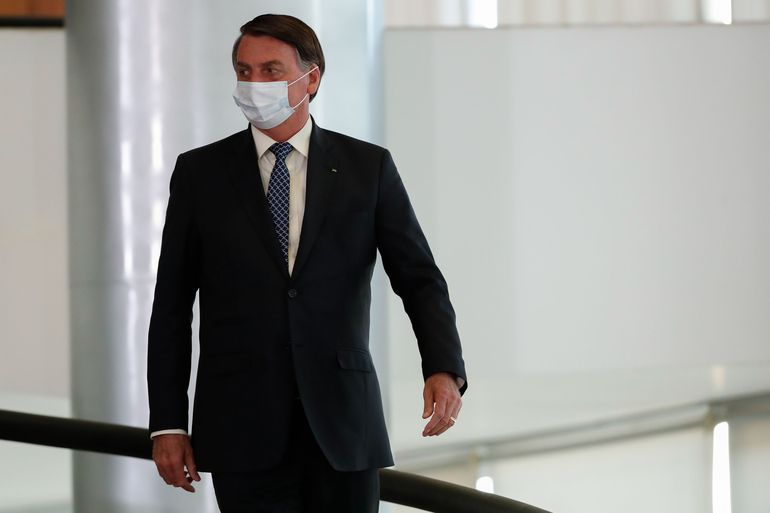 Segundo as regras, os profissionais, tanto de nível técnico quanto de nível superior