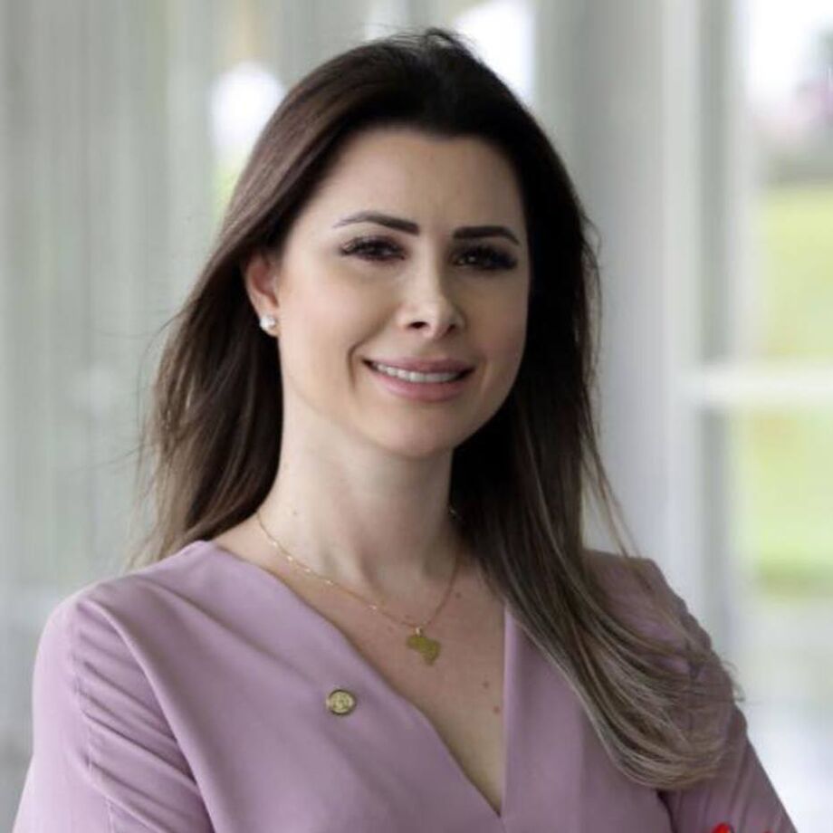 Bolsonarista e olavista, a deputada Caroline de Toni (PSL-SC) quer acabar com cota feminina nas eleições.