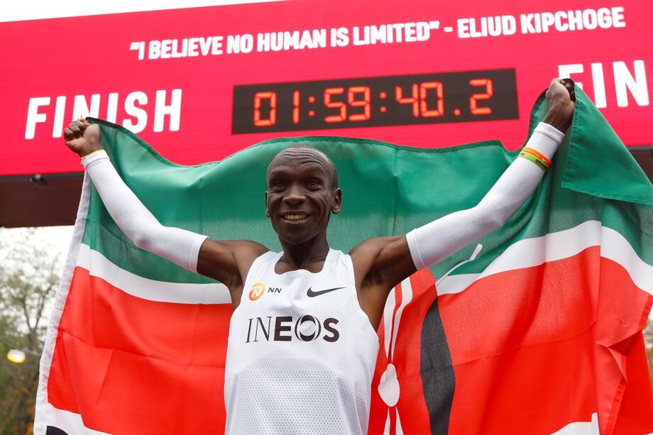 Eliud Kipchoge completa maratona em menos de 2h em Viena