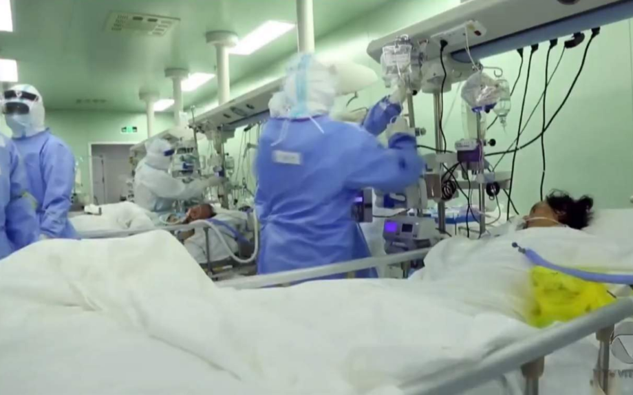 Nas últimas 24 horas o país registrou aumento de 44.023 casos e 1.078 mortes pela doença.