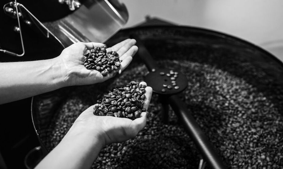 Em recentes pesquisas, o café se mostrou a bebida mais resiliente na pandemia e mantém índices de crescimento e consumo.