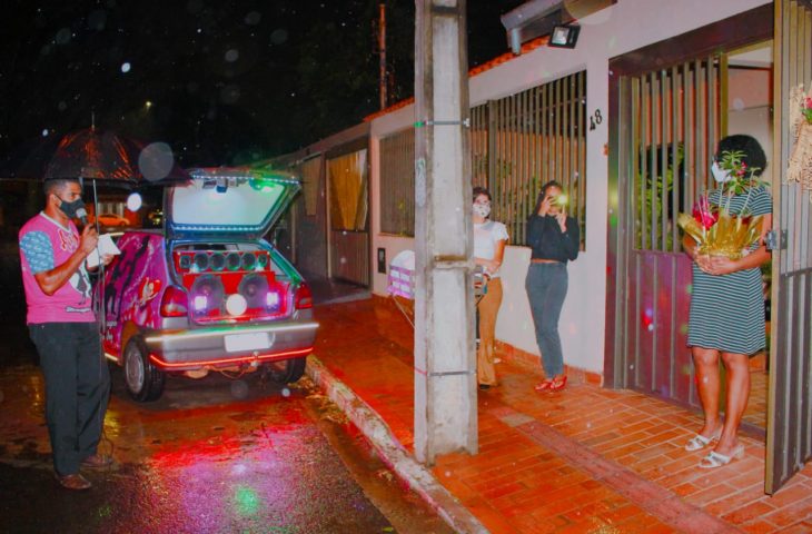 “Me deixaram sem fala. Eu não esperava tanta consideração. São pessoas maravilhosas que eu vou levar comigo para sempre. É muito bom poder me despedir sabendo que fiz grandes amigos”.