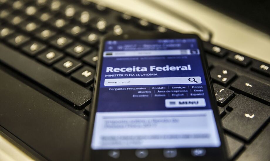 A Receita Federal divulgou nesta segunda-feira (24) a consulta ao quarto lote de restituição do IRPF/2020