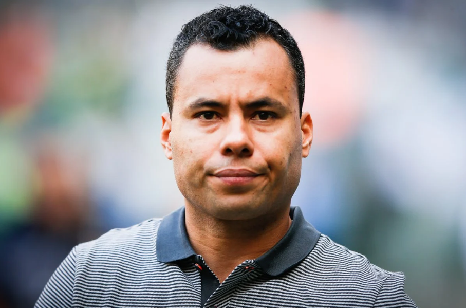 O treinador, filho do craque Jairzinho, não dirige uma equipe desde dezembro de 2018, quando foi demitido do clube do Parque São Jorge.