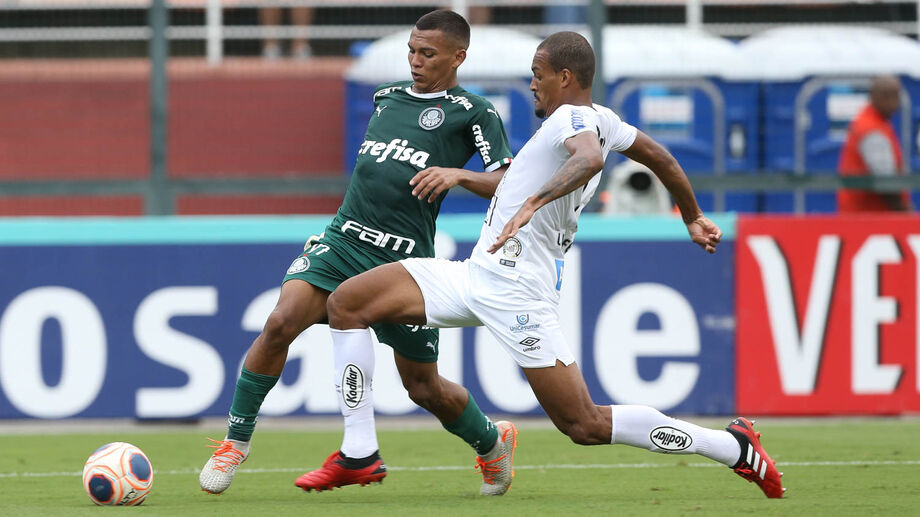 Naquela oportunidade, porém, o time perdia por 1 a 0 e conseguiu igualar o placar mesmo sem o uruguaio em campo.