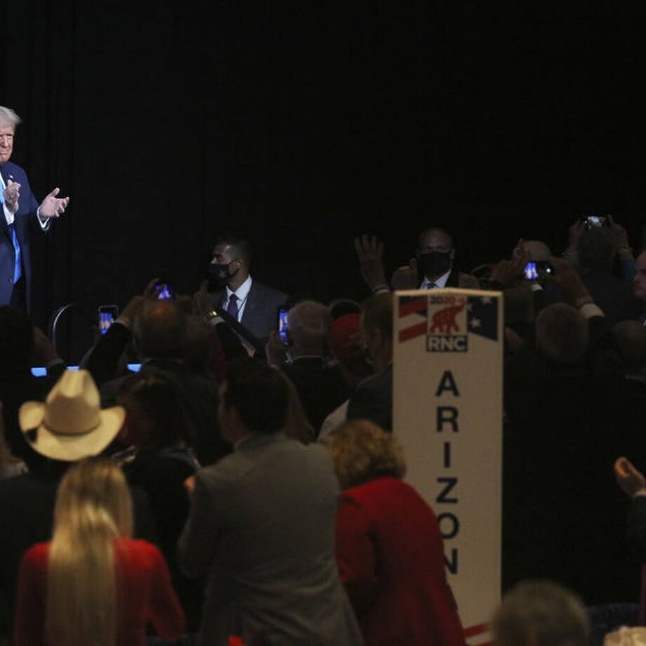 Presidente Donald Trump é aplaudido após discursar na convenção republicana