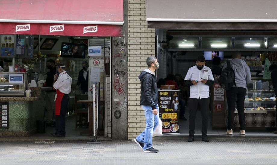 Prefeitura de SP interdita mil lugares fora das regras na pandemia