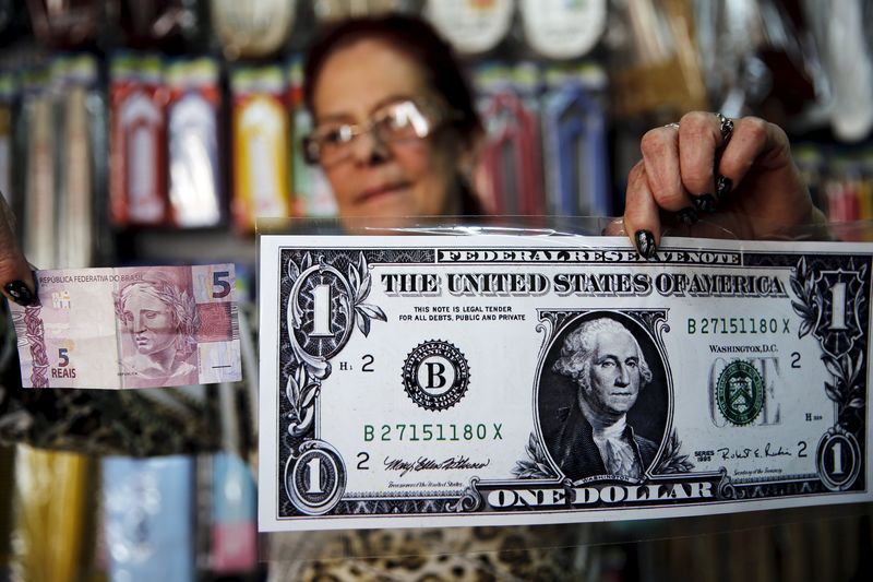 As taxas curtas também subiram e a precificação de corte da Selic não só continuou enterrada como a curva passou a projetar chance de alta de 0,25 ponto porcentual na taxa básica nas reuniões do Copom que restam em 2020, já a partir de setembro.