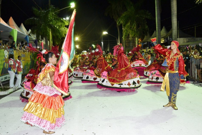O carnaval de Corumbá tem promovido largamente o turismo e estimulado o comércio local, o que implica a expansão do movimento de restaurantes, da rede hoteleira e outros setores da economia