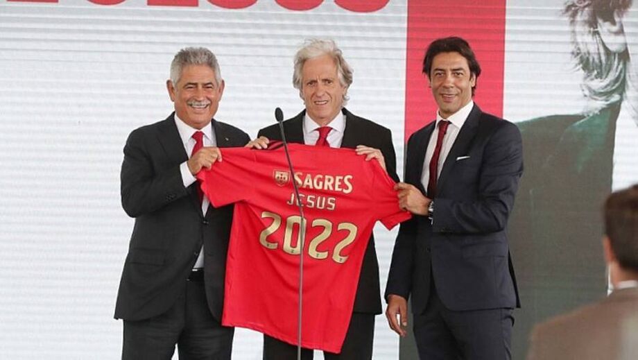 O retorno à equipe depois de cinco anos fez Jesus estar com prestígio o suficiente para pedir vários reforços. E o Benfica tem se esforçado para atender