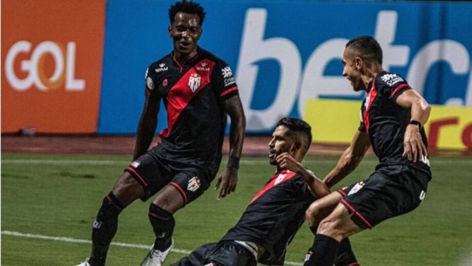 Os dois garantiram a premiação de R$ 2 milhões e se juntaram a outros oito clubes que nesta semana confirmaram suas vagas: Ponte Preta, América-MG, Fluminense, Juventude, Botafogo-RJ, Ceará, CRB e Vasco.