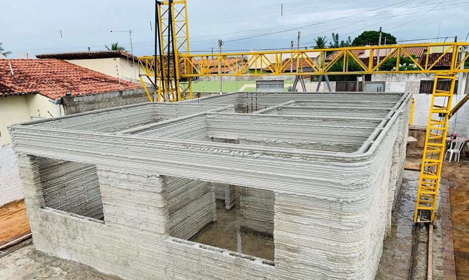 Uma casa foi construída em Natal, no Rio Grande do Norte, por meio de tecnologia que imprimiu o concreto