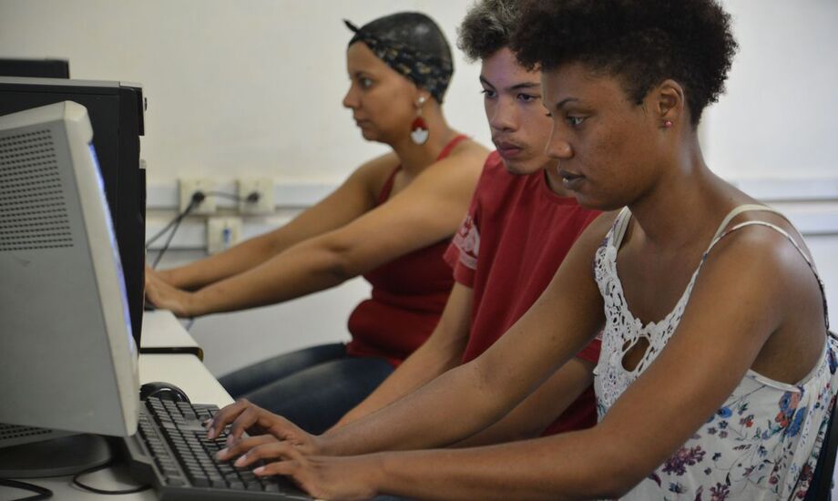Aulas serão online