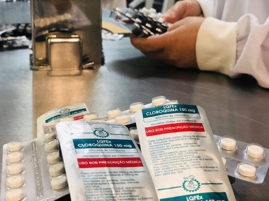 O Ministério da Saúde discute a inclusão de medicamentos sem eficácia comprovada contra a covid-19