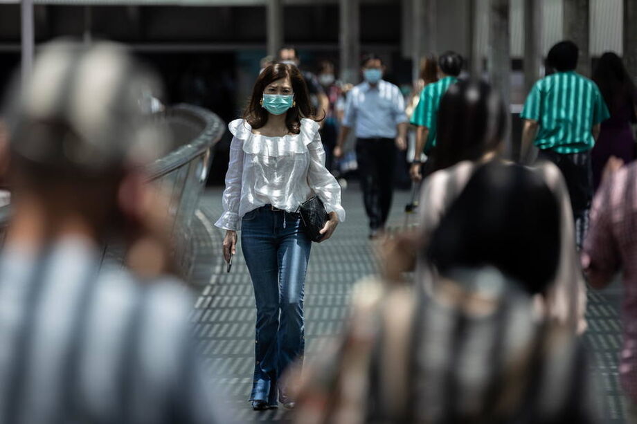 Os profissionais da saúde precisam ser os primeiros a receber uma vacina, alertou. Nós precisamos deles para vencer a pandemia.