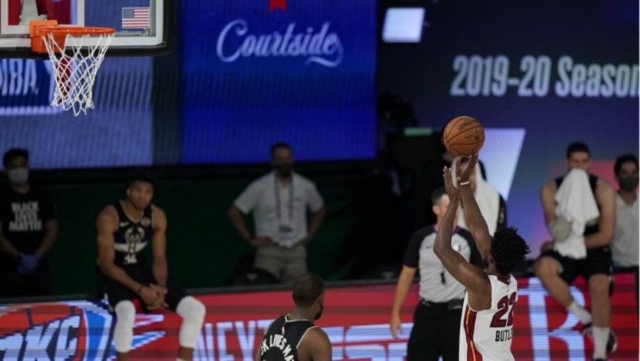 Com o resultado, o Heat abriu 2 a 0 na série melhor de sete jogos, em busca da final do Leste, nos playoffs.
