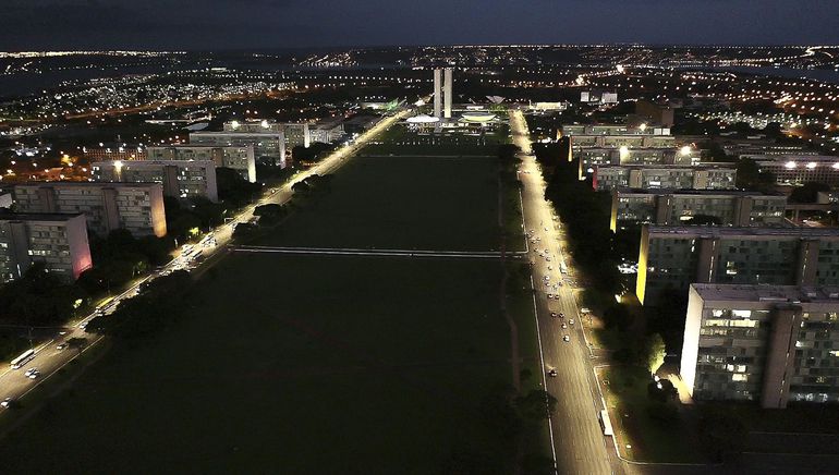 Será permitido também a acumulação para profissionais de saúde.