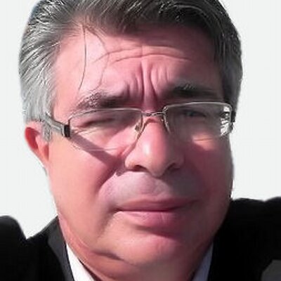 Roberto Chamorro é jornalista, especializado em Saúde Pública