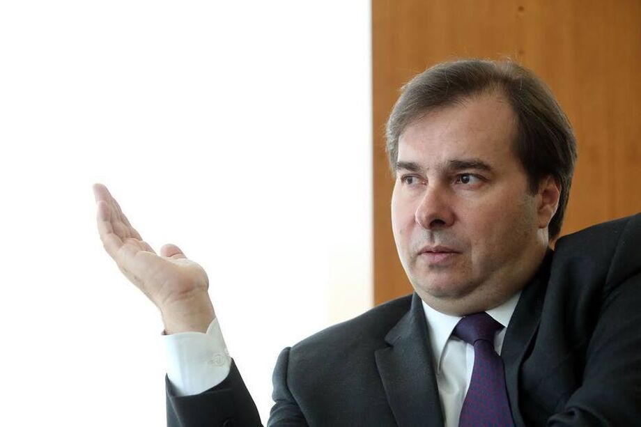 O senhor tem conversado com a equipe econômica? Por que a ausência do ministro da Economia?, indagou o jornalista.