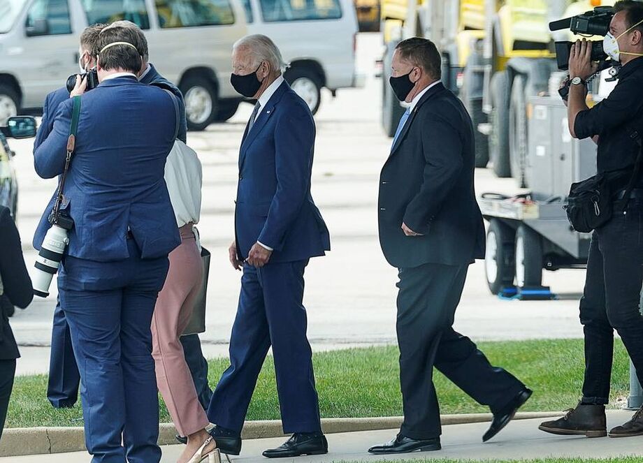 Dois dias antes, o presidente foi à cidade e se reuniu com policiais