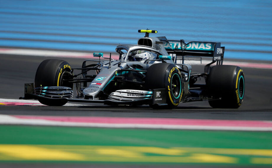 O holandês Max Verstappen, da Red Bull, foi o quinto colocado e decepcionou ao fechar a sexta-feira 1s036 mais lento que a Mercedes de Hamilton