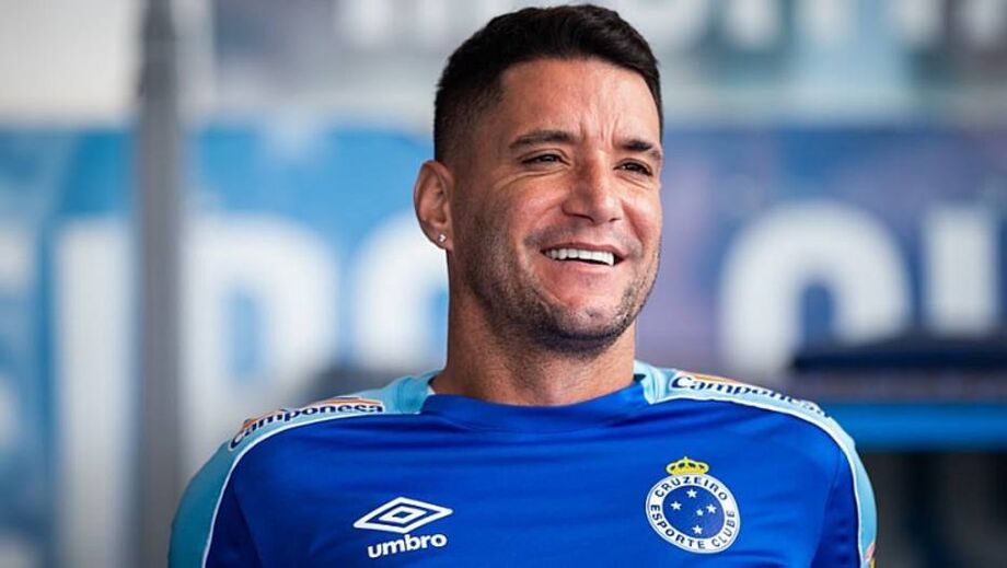 Thiago Neves rescinde o contrato com o Cruzeiro