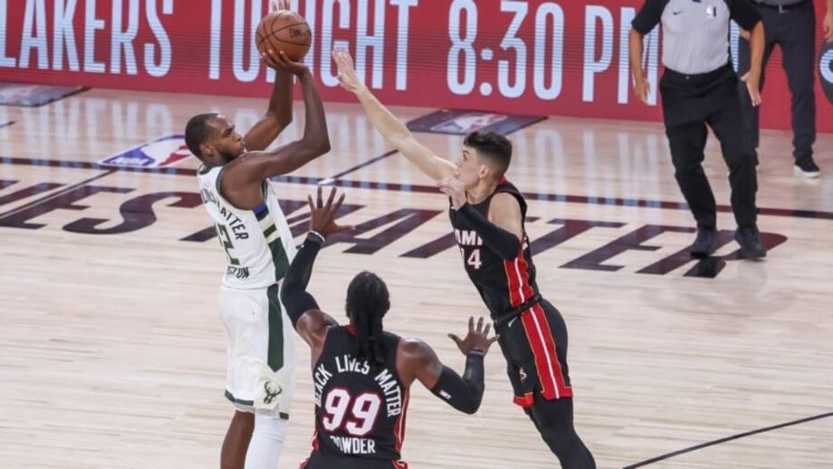 Os Bucks venceram na prorrogação.