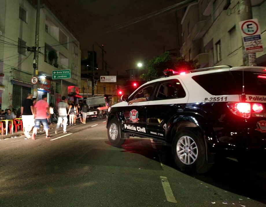 A ação busca informações para tentar solucionar os assassinatos do ex-policial militar André Henrique da Silva Souza