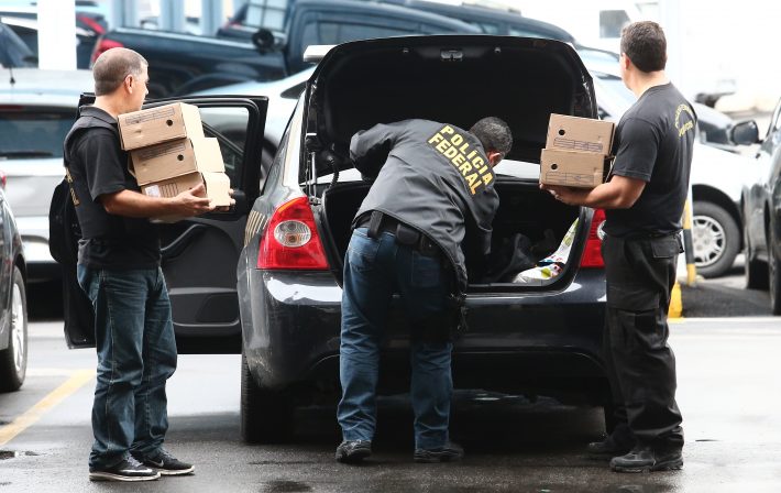 Lava Jato faz buscas na sede da Petrobras e mira fraudes em operações de câmbio