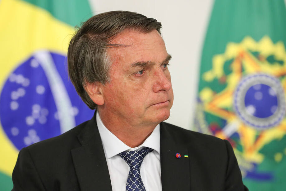 Bolsonaro explicou aos congressistas que até concorda com o perdão e tinha vontade de sancionar porque vê nas igrejas um importante papel social.