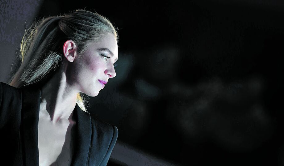 Conhecida pela interpretação da princesa Margaret, a atriz estreia 'Pieces of a Woman' e 'The World to Come'