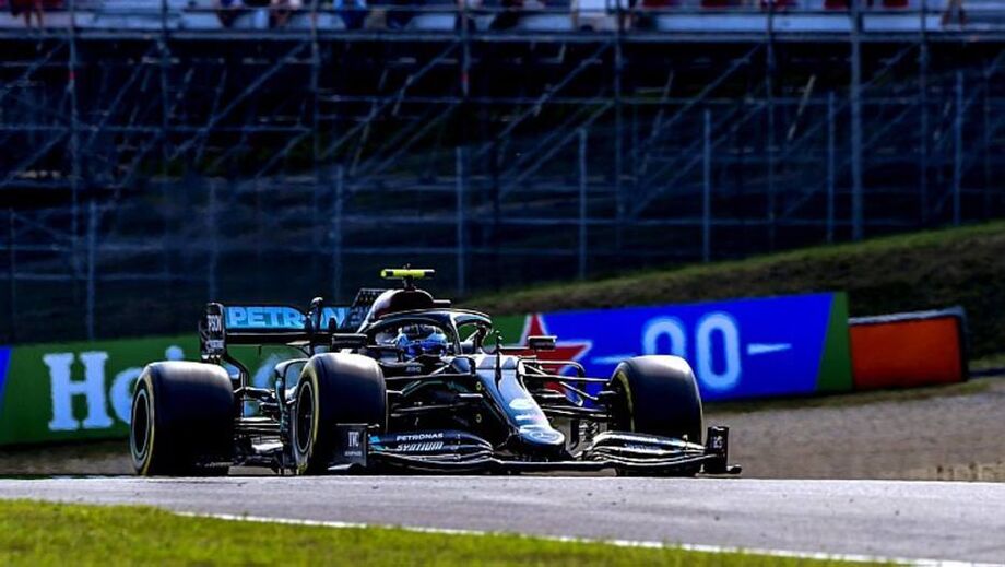 O finlandês Valtteri Bottas é o mais rápido e quebra o recorde