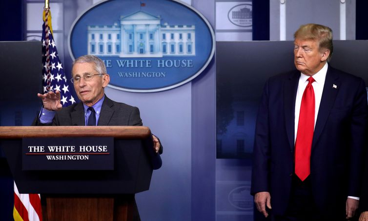 Diretor do Instituto Nacional de Alergias e Doenças Infecciosas dos Estados Unidos, Anthony Fauci discordou publicamente nesta sexta-feira, 11, da avaliação do presidente norte-americano, Donald Trump