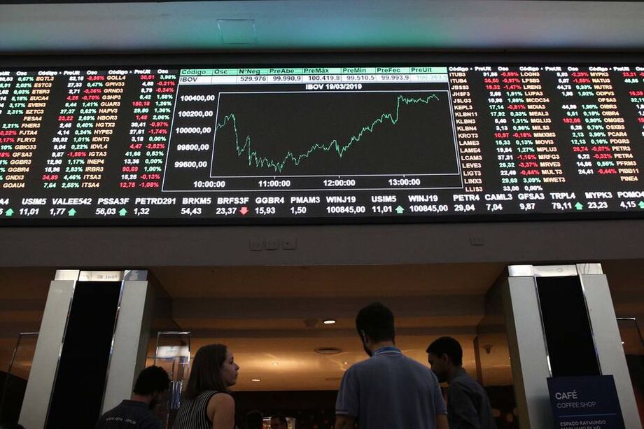 O giro financeiro da sessão totalizou R$ 27,4 bilhões
