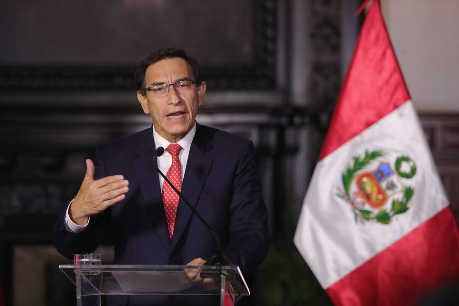 Vizcarra nega quaisquer atos ilegais e afirmou que não vai renunciar