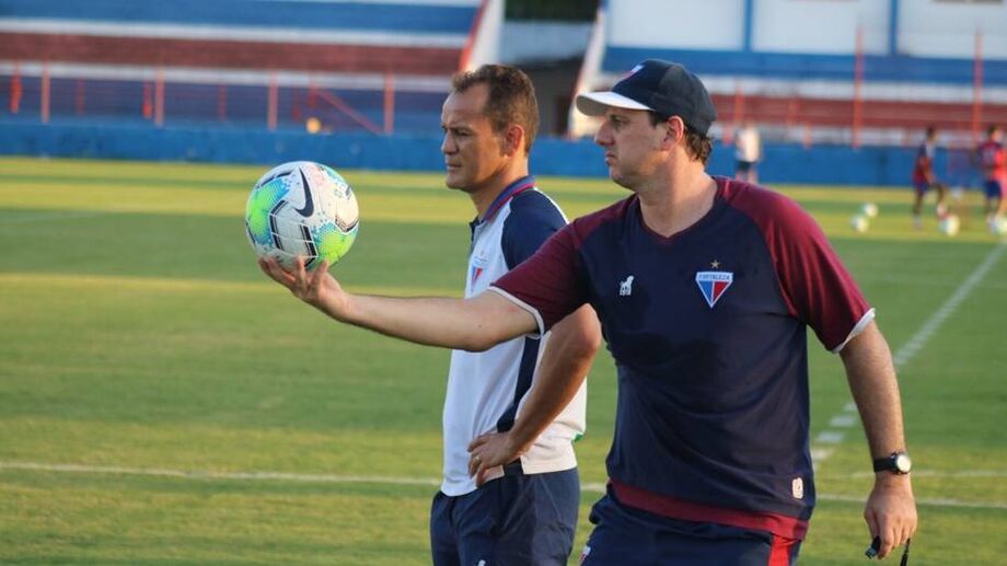 O técnico do Fortaleza negou que tenha sido procurado pelo clube alvinegro