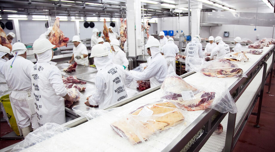 Os principais compradores foram Hong Kong, com US$ 126,20 milhões, China, com US$ 106,50 milhões, Chile, com US$ 74,34 milhões, Arábia Saudita, com US$ 35,83 milhões, Emirados Árabes Unidos, com US$ 34,19 milhões, Japão, com US$ 30,30 milhões, e Egito (4%