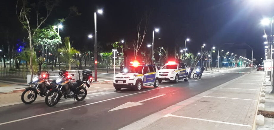 No decreto publicado ontem (14) e assinado pelo prefeito Marquinhos Trad (PSD), fica terminantemente proibida a circulação de pessoas