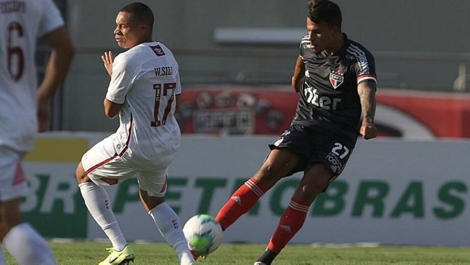 Estou mais experiente e com ritmo de jogo, disse o jogador