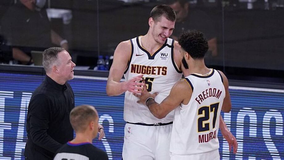 No jogo, os Nuggets adotaram uma defesa bem agressiva