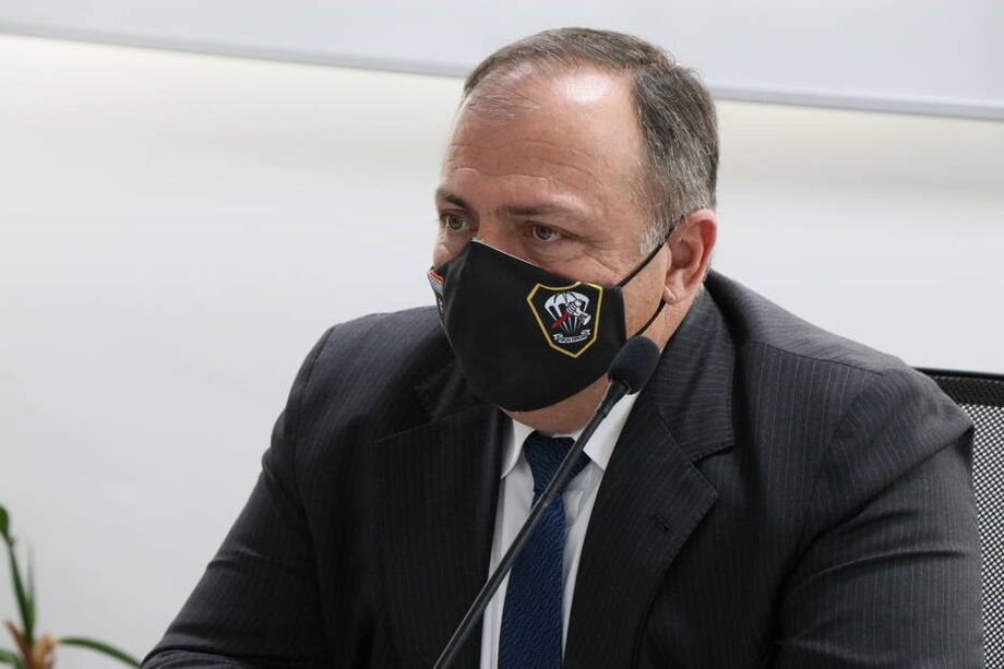 O general Eduardo Pazuello deve ser efetivado como ministro da Saúde nesta quarta-feira (16)