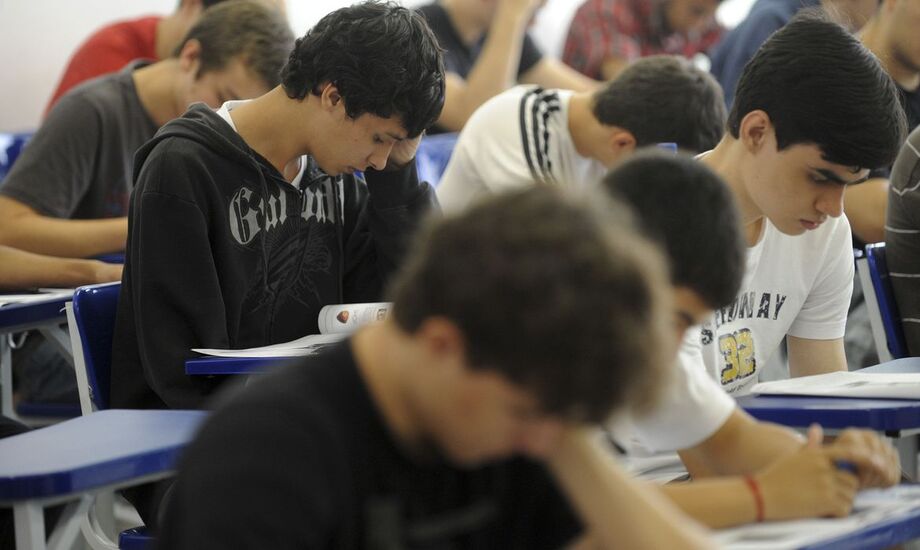 Além de cinco aulas seguidas da matéria durante a semana, havia uma sexta de matemática básica e atividades extracurriculares