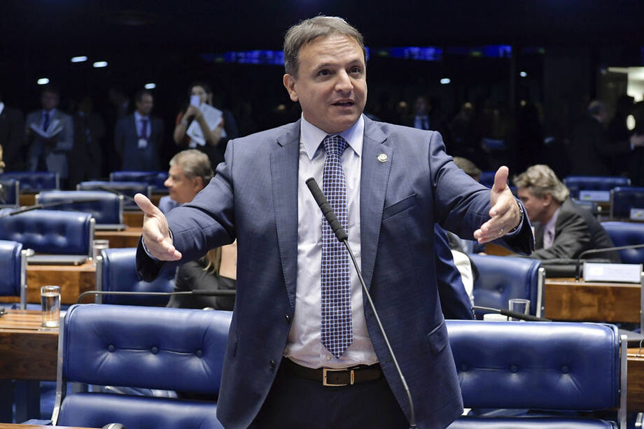 O senador Márcio Bittar, relator do Orçamento de 2021