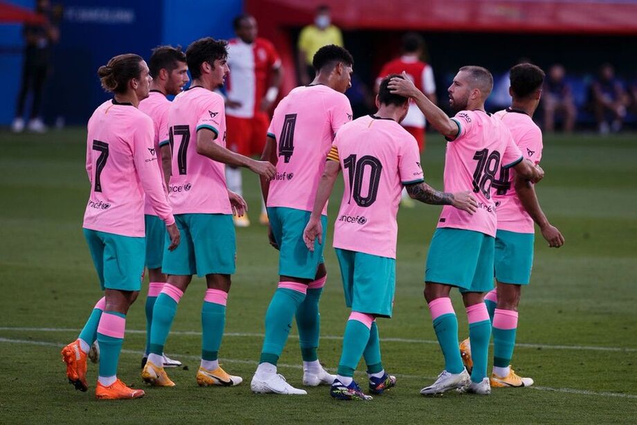 Em seu segundo amistoso de pré-temporada, o Barcelona venceu por 3 a 1 o Girona, da segunda divisão da Espanha