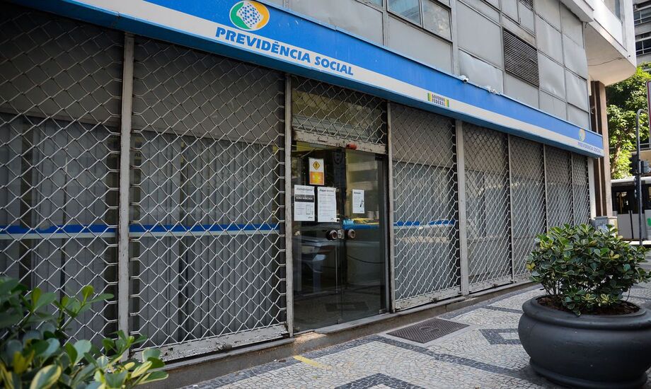 O valor de antecipação do auxílio-doença será de um salário-mínimo (R$ 1.045) e será devido até 31 de dezembro de 2020.