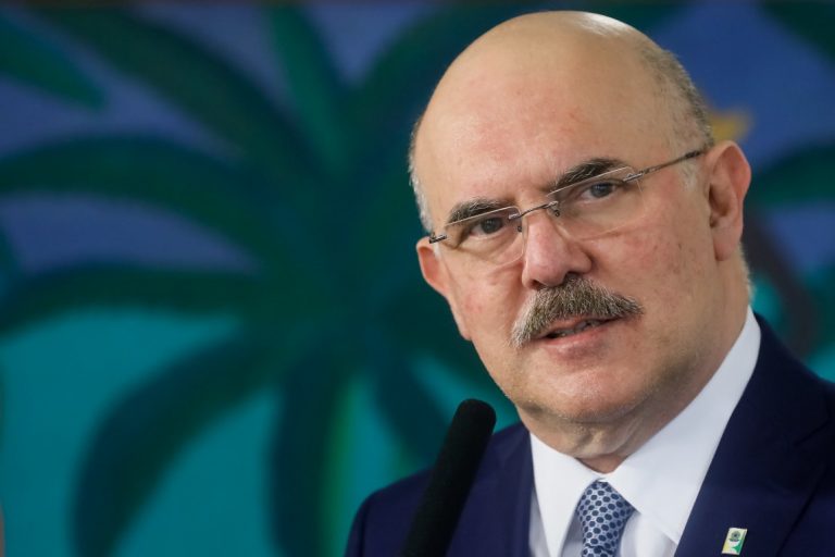 No caso do MEC, Ribeiro aponta risco de imagem ao governo